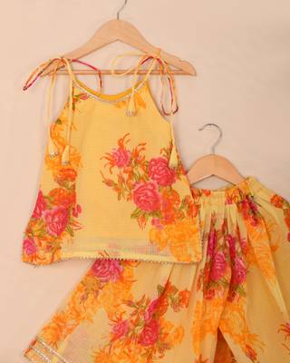 Sunshine yellow floral kota doria tie-up top & flared palazzo set 3
