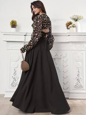Black colour Thread Embroidered V-Neck crop top lehenga choli 4