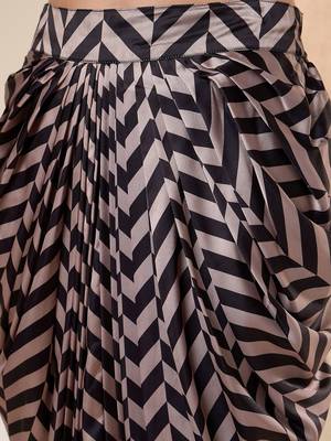 Embellished Shawl Neck Jacket With Skirt 3