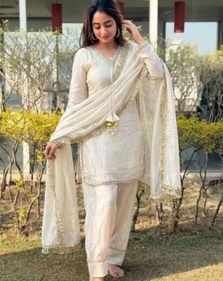 Off-white glass satin mirror work kurta with pant and dupatta 2