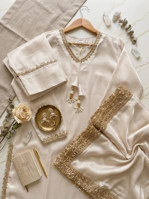 Off-white glass satin mirror work kurta with pant and dupatta 3