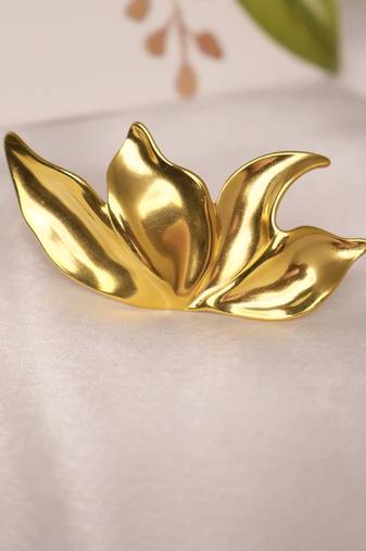 Gold tone leaf statement ring