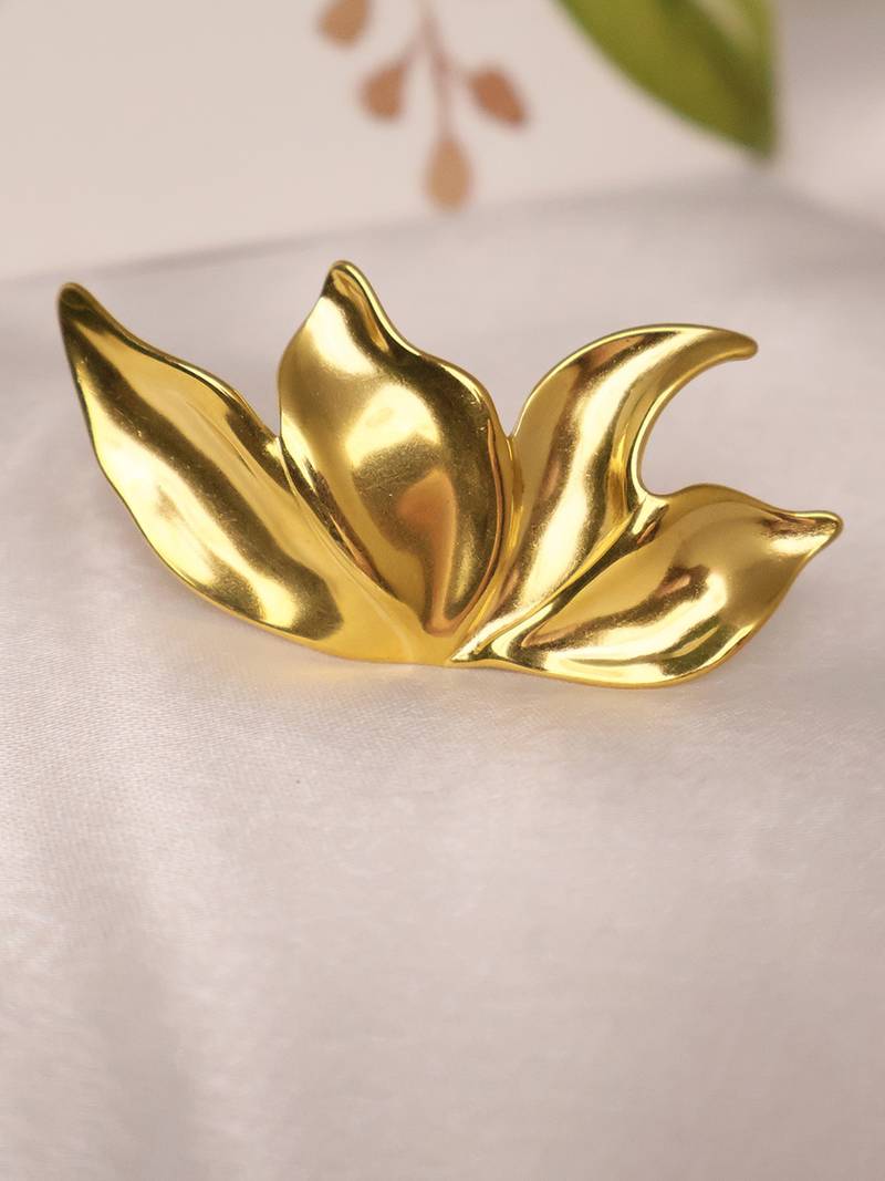 Gold tone leaf statement ring