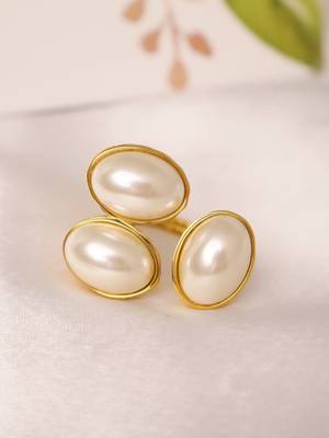 Gold tone pearl statement ring 1