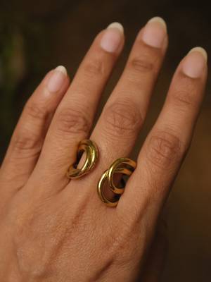 Twisted gold tone statement ring 2