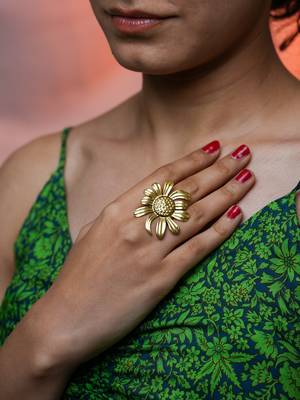 Floral gold tone statement ring 2