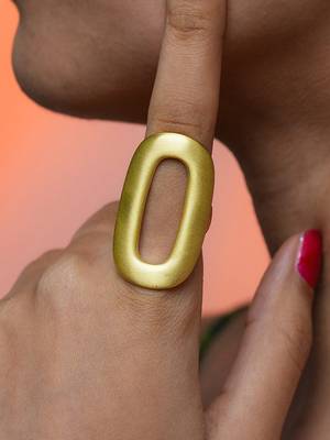 Oval gold tone statement ring 2