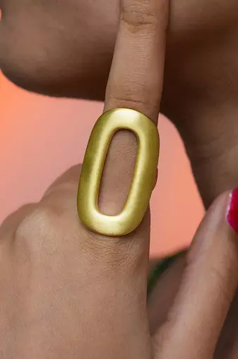 Oval gold tone statement ring