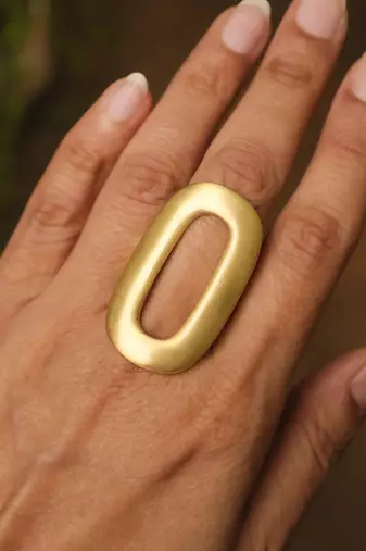 Oval gold tone statement ring