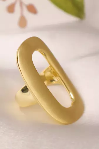 Oval gold tone statement ring