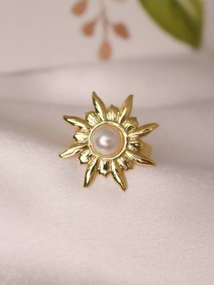 Pearl floral gold tone ring 1