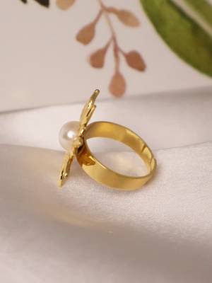 Pearl floral gold tone ring 5
