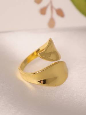 Curved gold tone statement ring 3