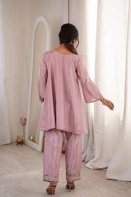 pink embroidered h o fabrics free size stitched straight kurti with batwa suit 3