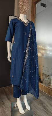 Women's cotton blend embroidered kurta pant with dupatta set 5