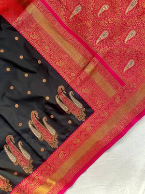 black color contrast weaving pallu and border kanchi weaving buttis on border silk blend saree 3