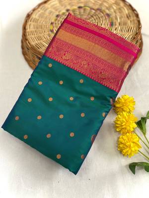 dark green color contrast weaving pallu and border kanchi weaving buttis on border silk blend saree 4
