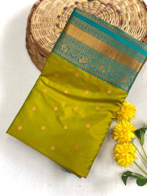 olive green color contrast weaving pallu and border kanchi weaving buttis on border silk blend saree 3