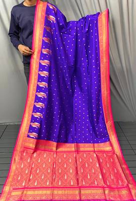 violet color contrast weaving pallu and border kanchi weaving buttis on border silk blend saree 2