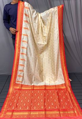 white color contrast weaving pallu and border kanchi weaving buttis on border silk blend saree 2