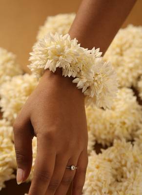 Full mogra bloom artificial floral hair gajra scrunchie ring 1