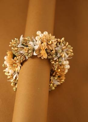 Royal antique gold & pearl bridal floral gajra hairpiece 2