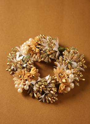 Royal antique gold & pearl bridal floral gajra hairpiece 3
