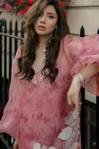 Elegant rose pink digital print with embroidered kurta set with white trousers