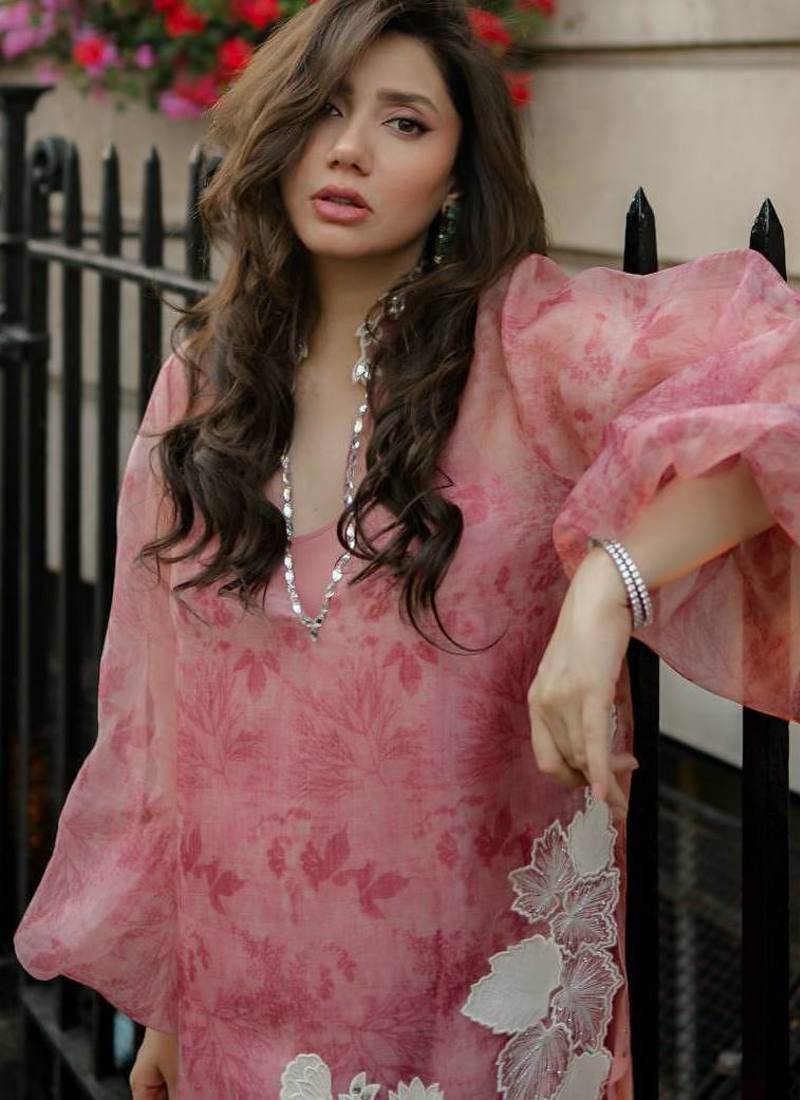 Elegant rose pink digital print with embroidered kurta set with white trousers