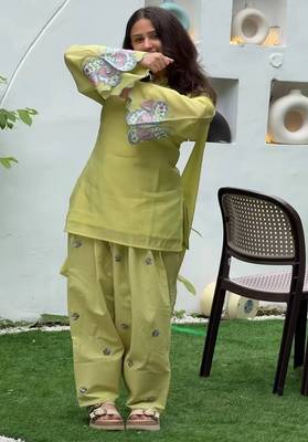 Women's light olive ethnic suit with embroidered sleeves 3