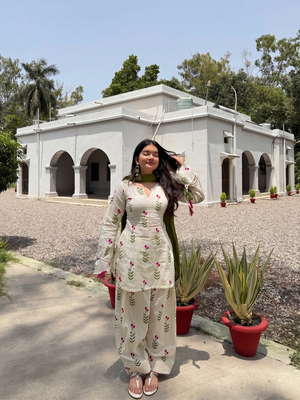 Women floral printed off-white kurti with farshi salwar and olive green dupatta set 1