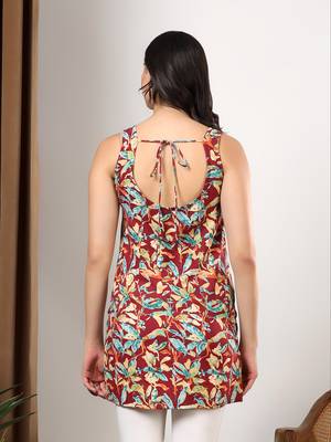 Women maroon tropical leaf printed square neck short kurti with back dori tie-up 2