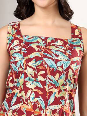 Women maroon tropical leaf printed square neck short kurti with back dori tie-up 4