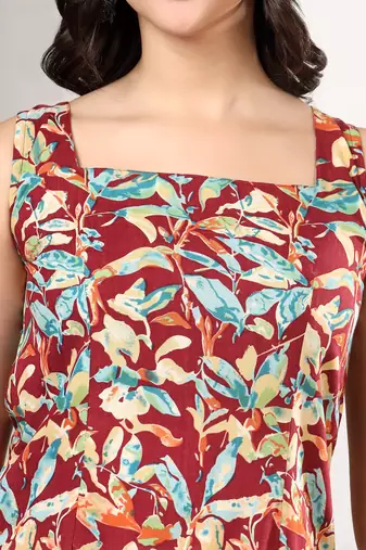 Women maroon tropical leaf printed square neck short kurti with back dori tie-up