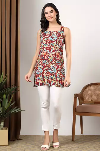 Women maroon tropical leaf printed square neck short kurti with back dori tie-up
