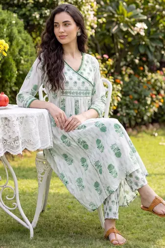 Women Floral Printed Angrakha Pure Cotton Kurta with Trousers