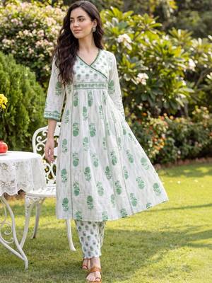 Women Floral Printed Angrakha Pure Cotton Kurta with Trousers 3