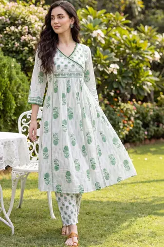 Women Floral Printed Angrakha Pure Cotton Kurta with Trousers