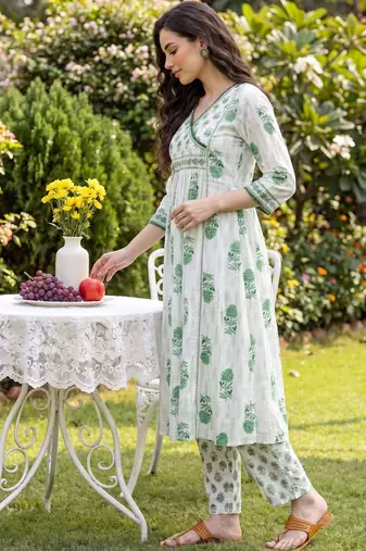 Women Floral Printed Angrakha Pure Cotton Kurta with Trousers