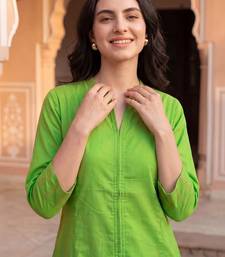 Women Regular Thread Work Kurta with Trousers