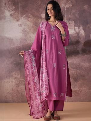 Floral Printed Regular Thread Work Pure Cotton Kurta With Trousers & Dupatta 1