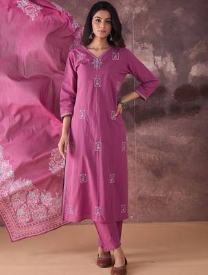 Floral Printed Regular Thread Work Pure Cotton Kurta With Trousers & Dupatta 4