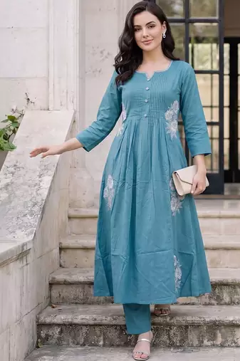 Women Floral Embroidered Empire Thread Work Pure Cotton Kurta with Trousers