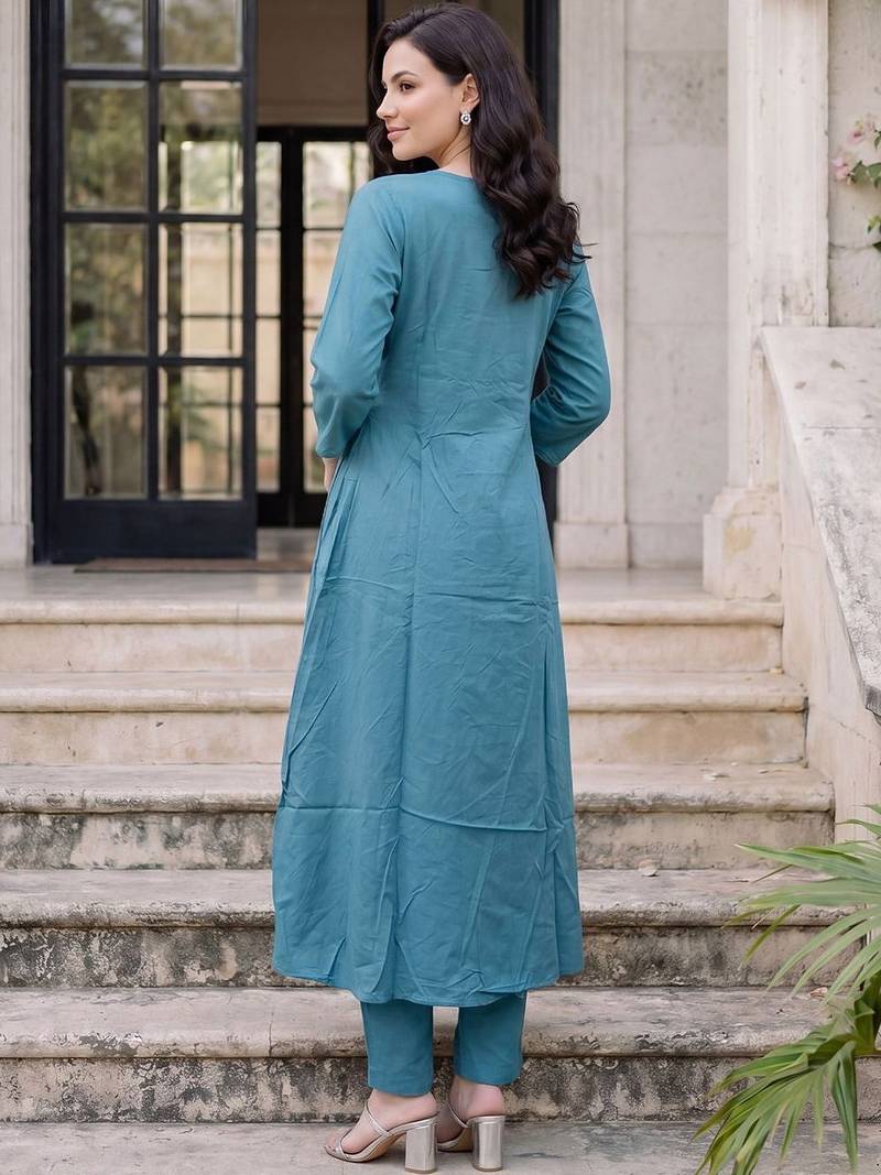 Women Floral Embroidered Empire Thread Work Pure Cotton Kurta with Trousers
