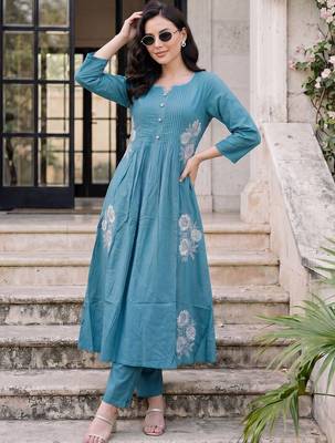 Women Floral Embroidered Empire Thread Work Pure Cotton Kurta with Trousers 6