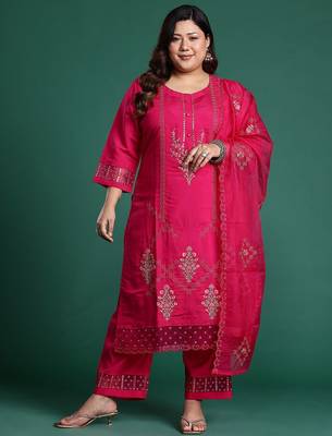 Plus Size Pink Embroidered Straight Kurta Trousers With Dupatta Set 5