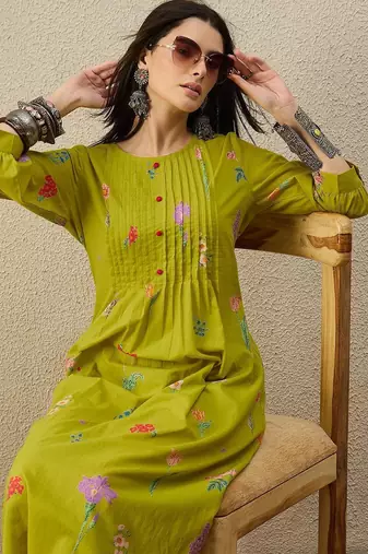 Women Floral Embroidered Regular Thread Work Pure Cotton Kurta with Trousers