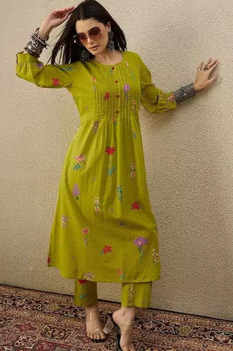 Women Floral Embroidered Regular Thread Work Pure Cotton Kurta with Trousers