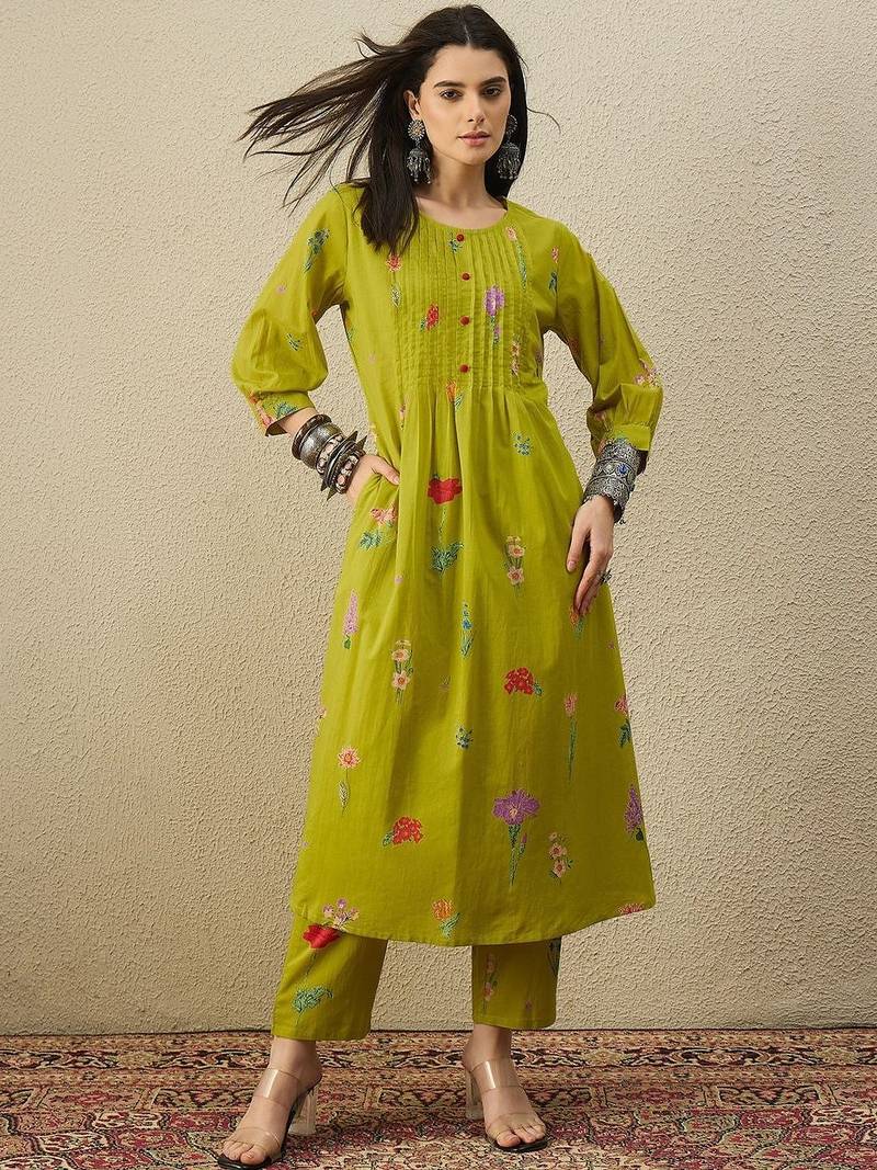 Women Floral Embroidered Regular Thread Work Pure Cotton Kurta with Trousers