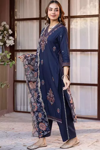 Women Ethnic Motifs Embroidered Regular Thread Work Kurta with Trousers & With Dupatta